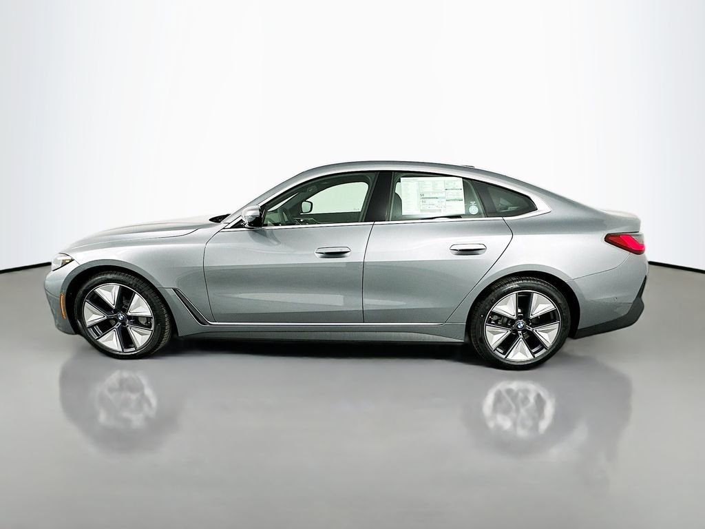 New 2026 Skyscraper Grey Metallic BMW xDrive40 image 8