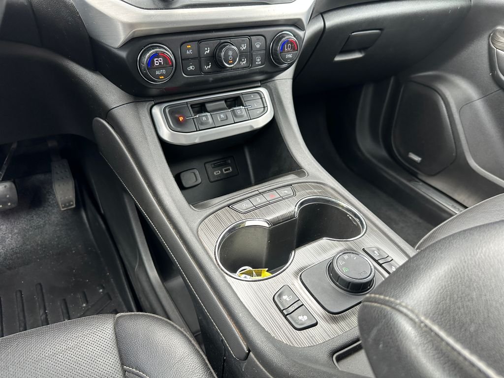 Used 2020 Silver GMC SLT image 21