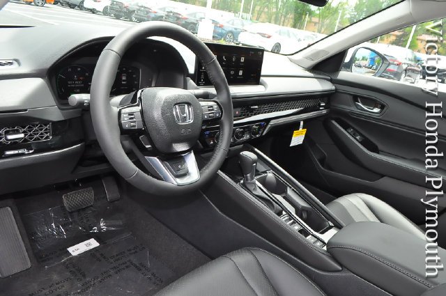 New 2026 Platinum White Pearl Honda Touring image 7