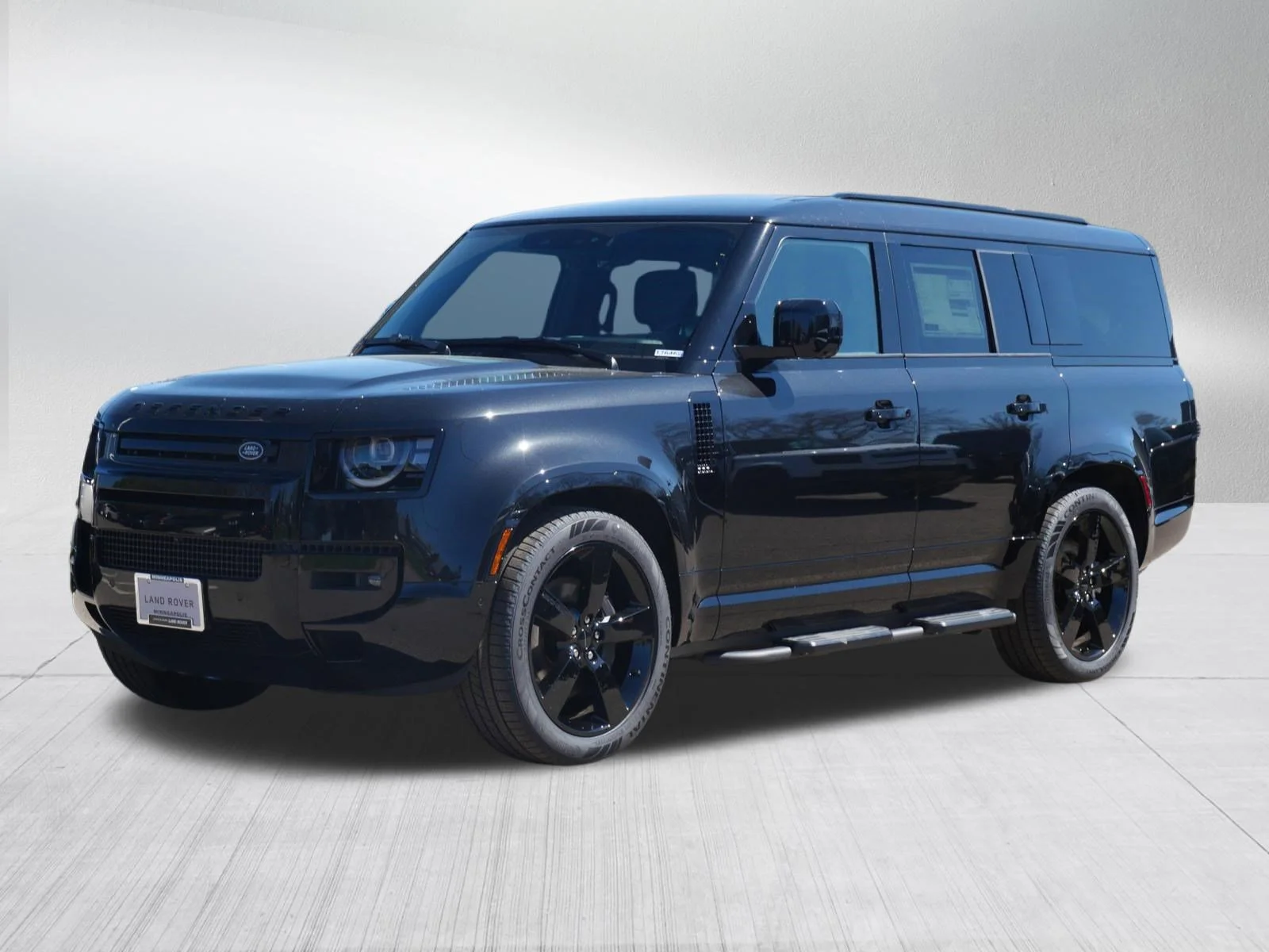 2026 Land Rover Defender 130 X-Dynamic SE P400's photo