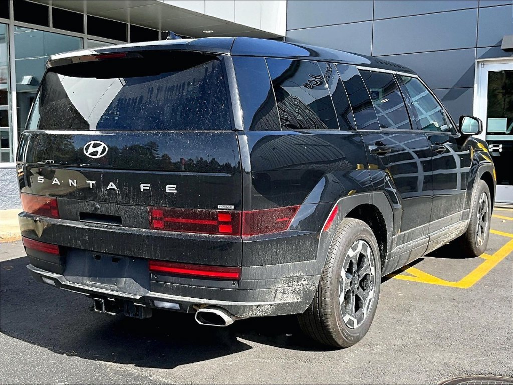 Used 2026 Black Hyundai SE image 4