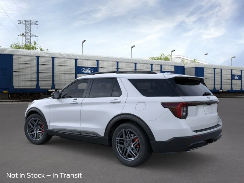 New 2026 Space White Metallic Ford ST-Line image 4