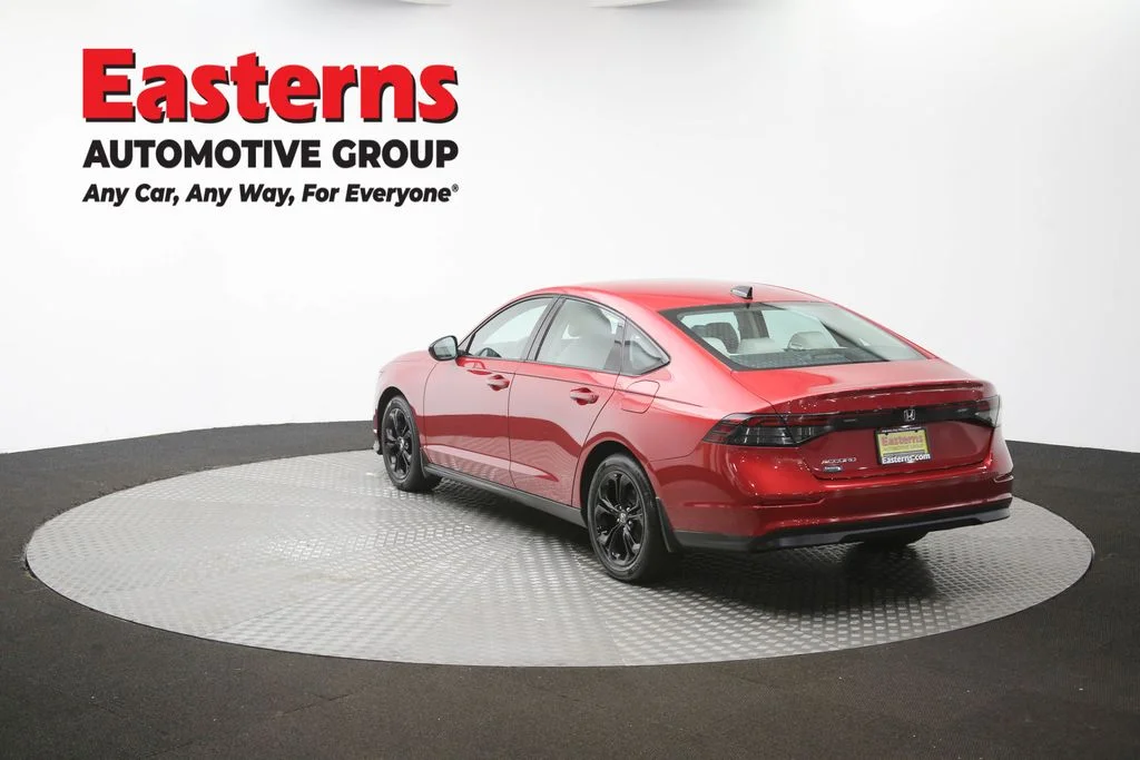 Used 2025 Red Honda SE image 64