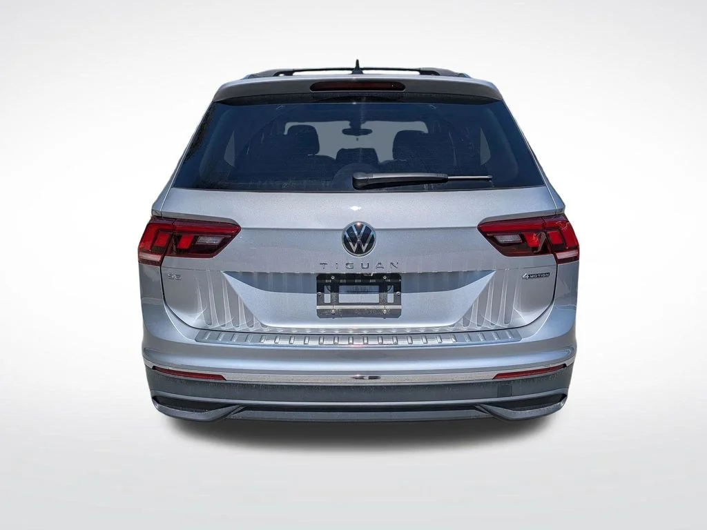 Used 2024 Silver Volkswagen 2.0T SE image 5