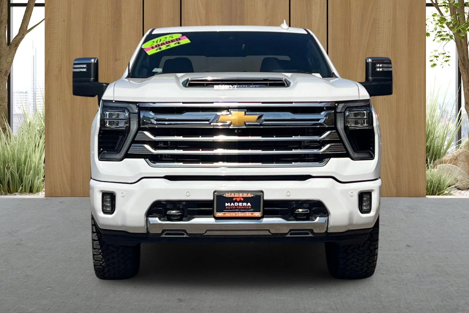 Used 2025 White Chevrolet High Country image 9