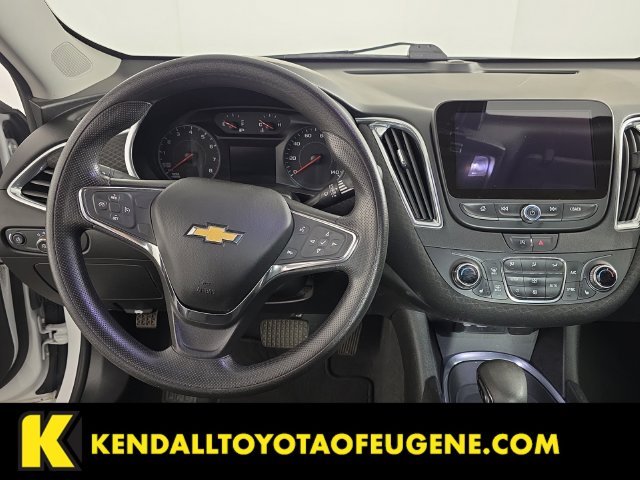 Used 2021 White Chevrolet LT image 12