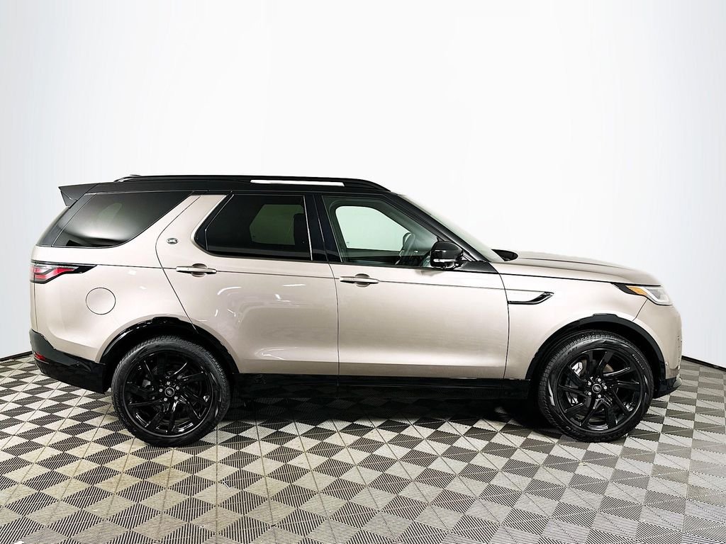 Used 2025 Lantau Bronze Metallic Land Rover Dynamic SE image 4