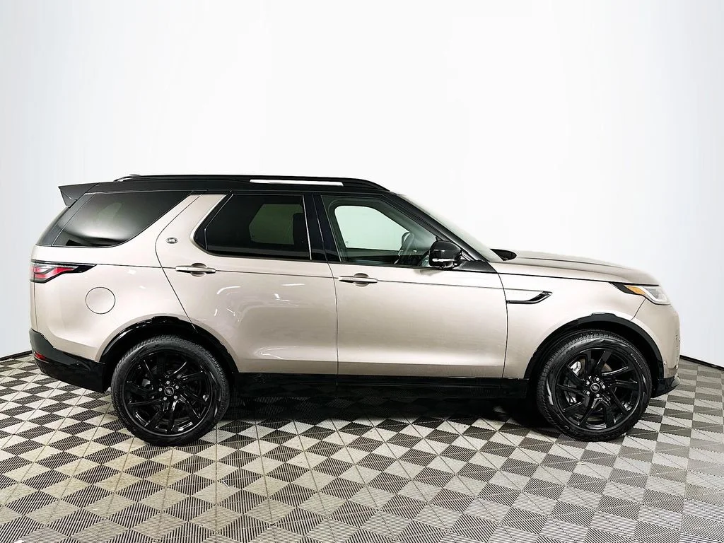 2025 Land Rover Discovery Dynamic SE - Photo 4
