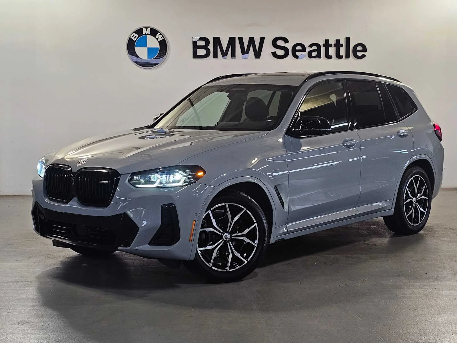 Used 2023 Brooklyn Grey Metallic BMW M40i image 1