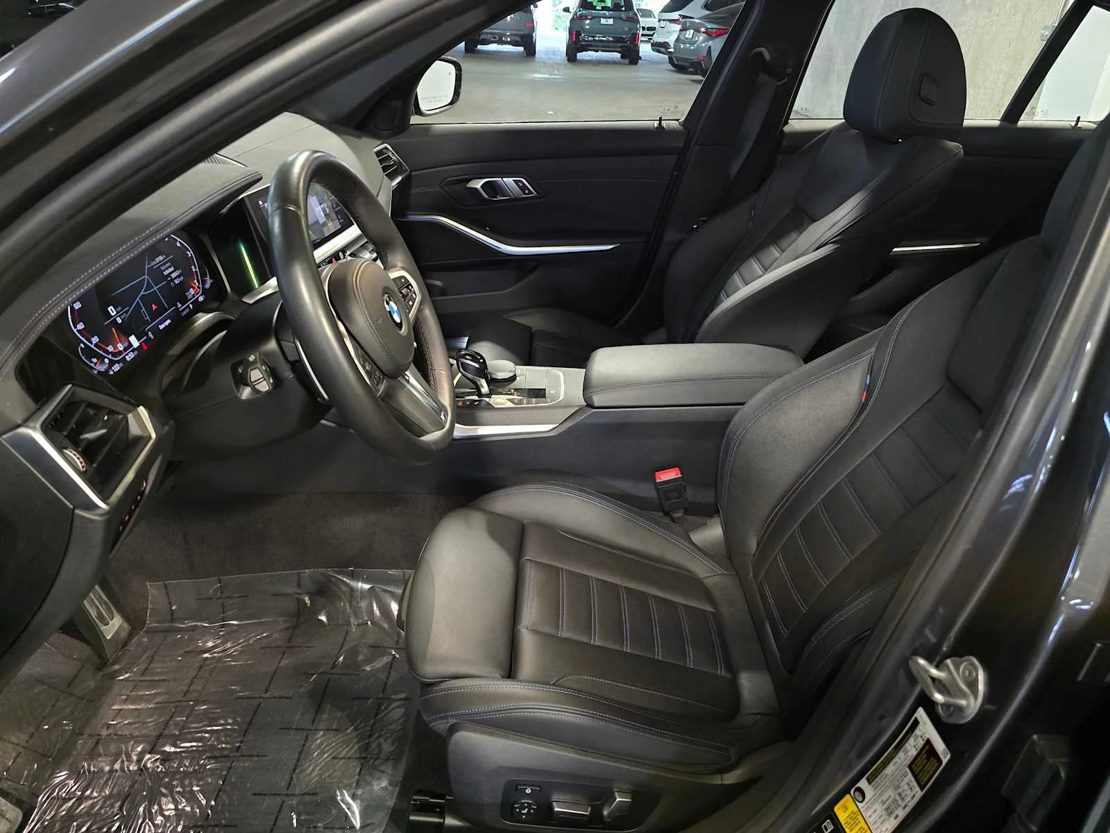 Used 2021 Mineral Gray Metallic BMW xDrive image 28