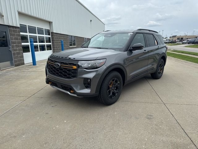 New 2026 Carbonized Gray Metallic Ford Tremor® image 9
