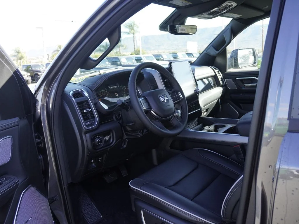 New 2026 Granite Crystal Metallic Clear-Coat Exterior Paint RAM Laramie image 24