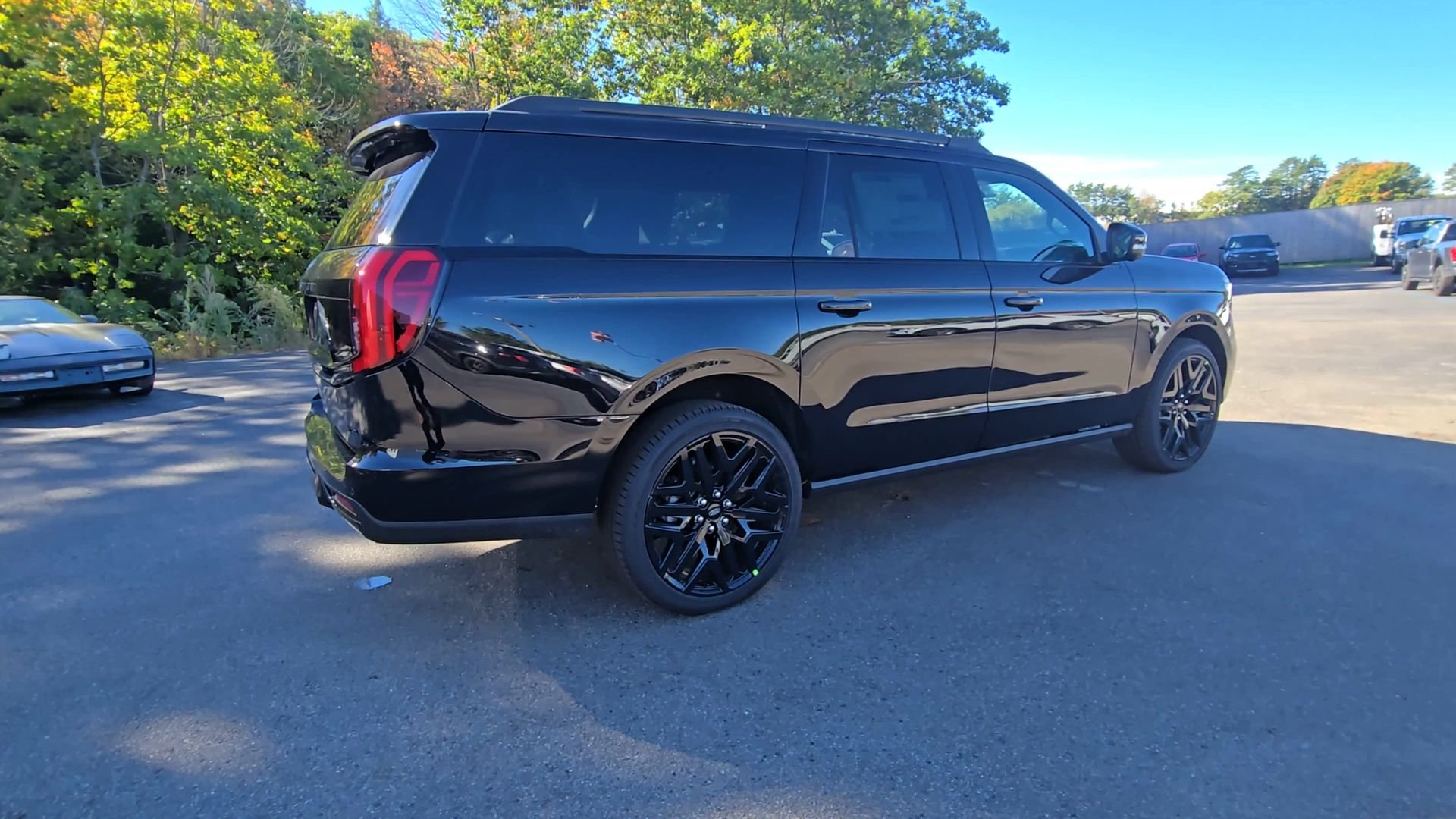 New 2027 Agate Black Metallic Ford MAX Platinum image 20