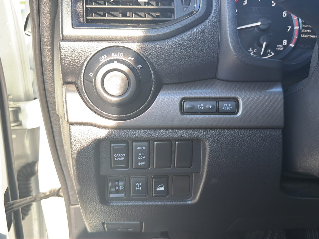 Used 2021 White Nissan PRO-4X image 47