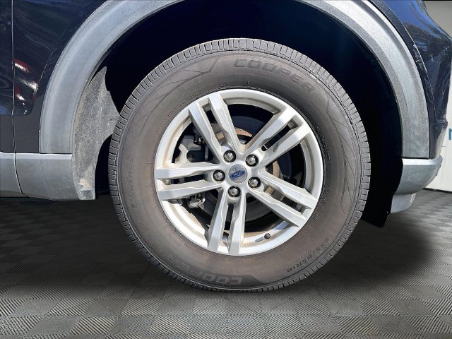 Used 2022 Black Metallic Ford XLT image 9