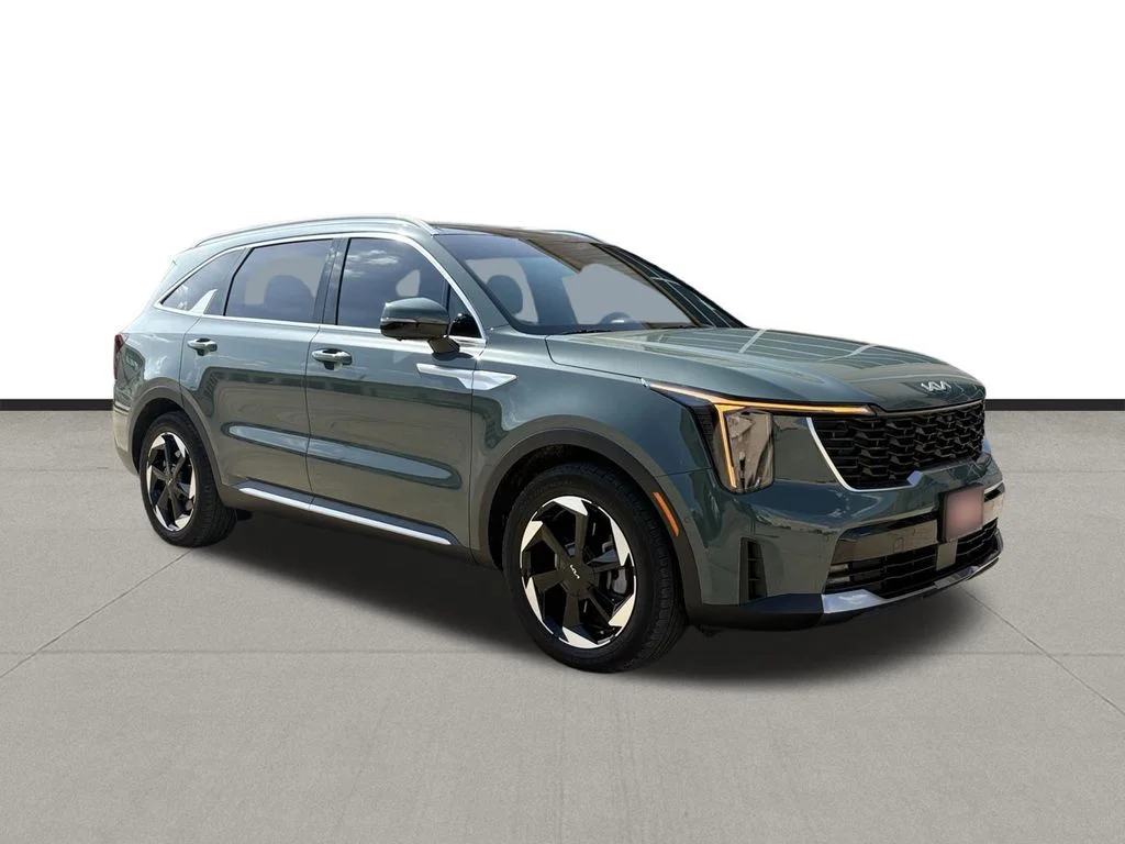Used 2025 Cityscape Green Kia SX Prestige image 3