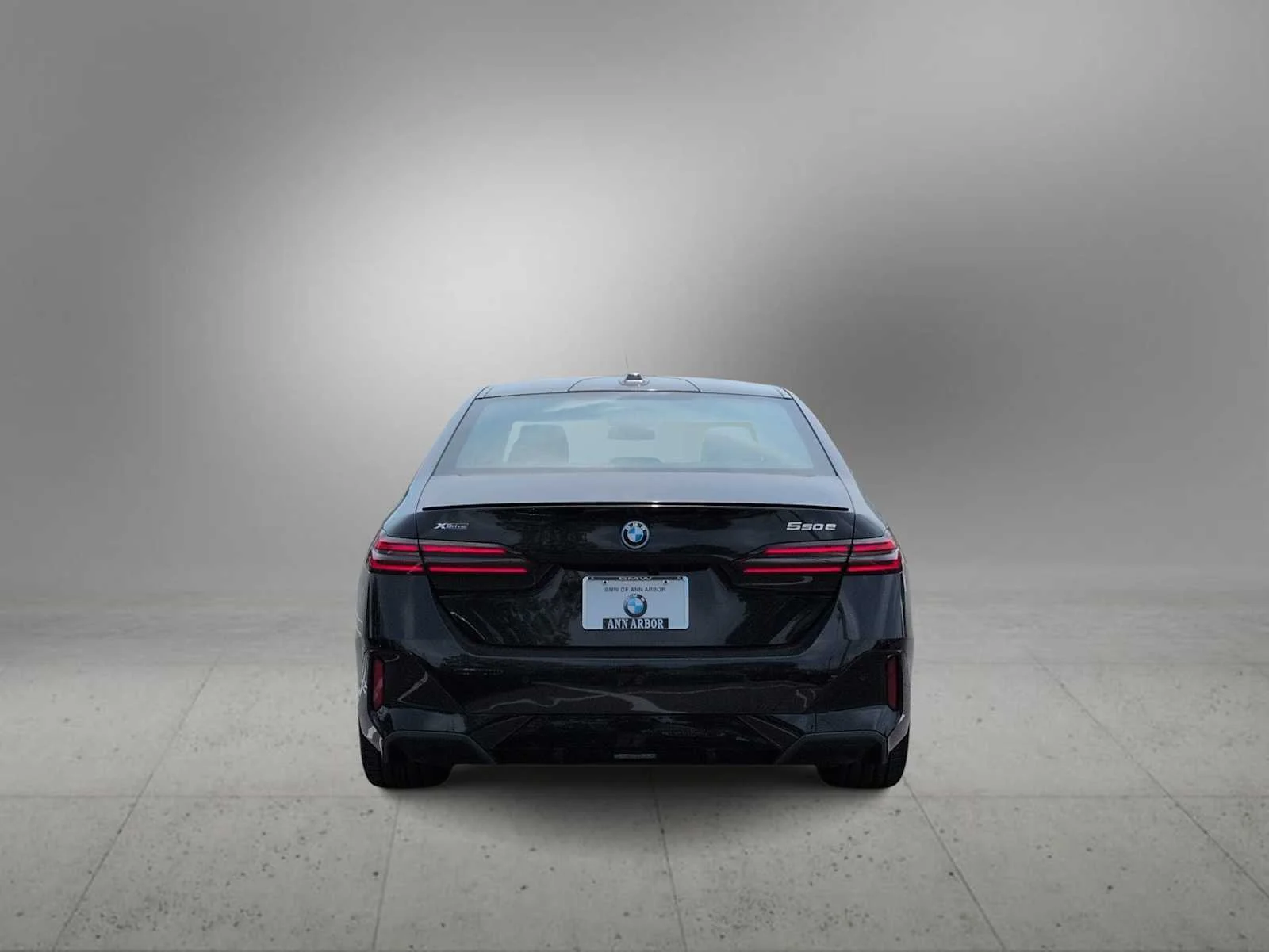 Used 2027 Black Sapphire Metallic BMW 550e xDrive image 7