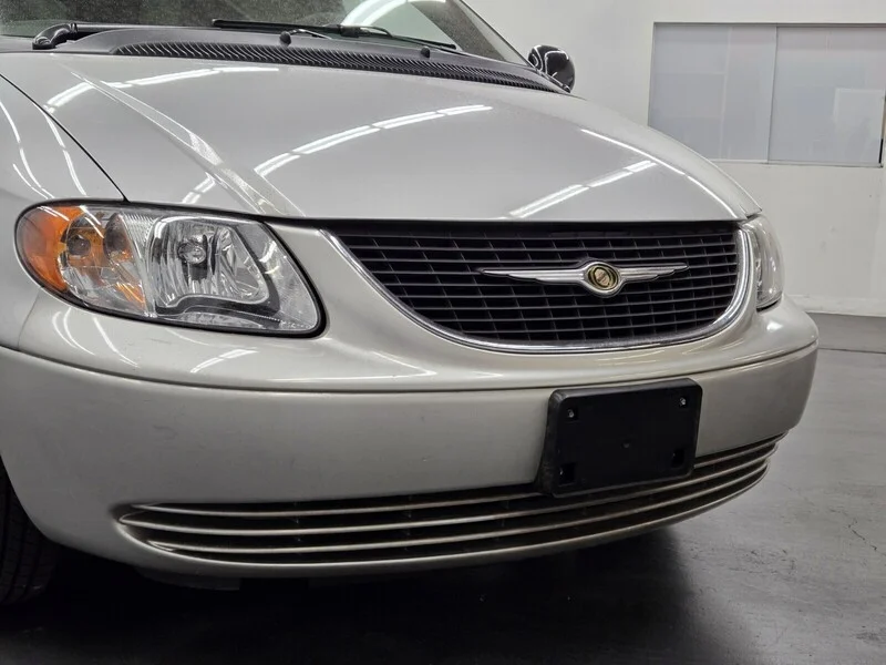 Used 2003 Silver Chrysler LX image 5