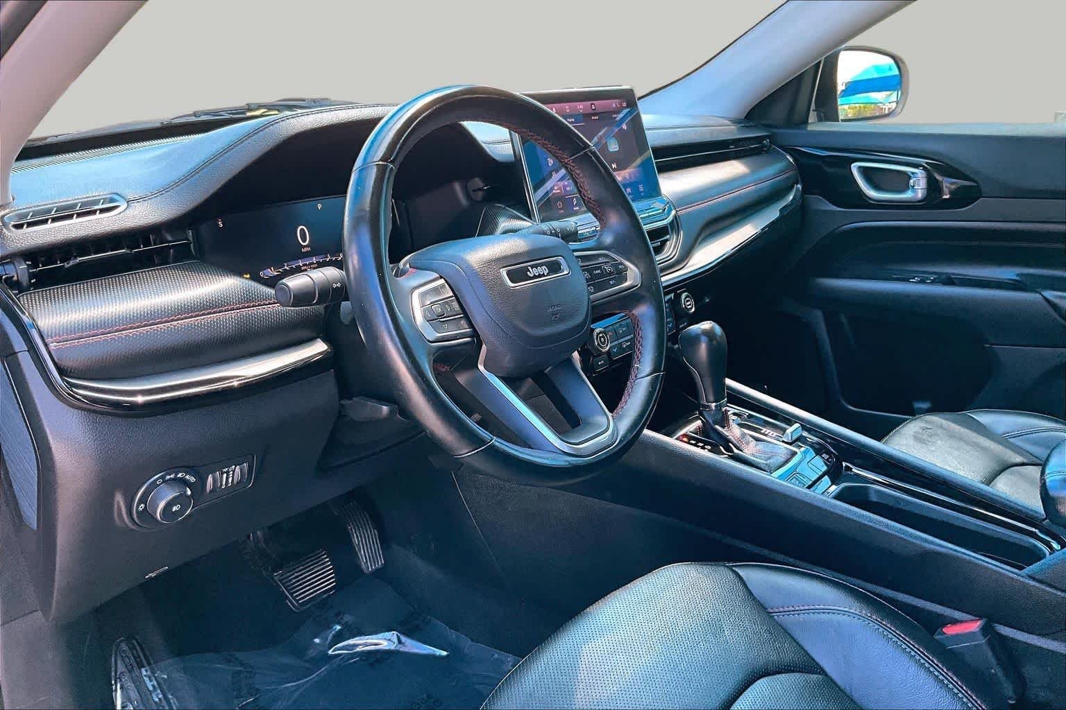 Used 2022 Granite Crystal Metallic Clearcoat Jeep Trailhawk image 18