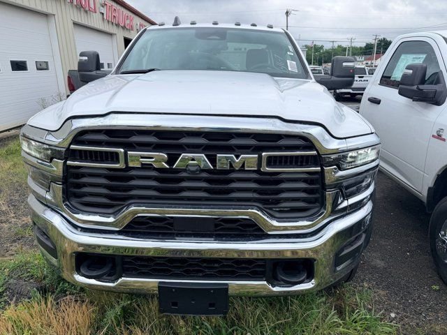 New 2026 Bright White Clear-Coat Exterior Paint RAM Tradesman image 2