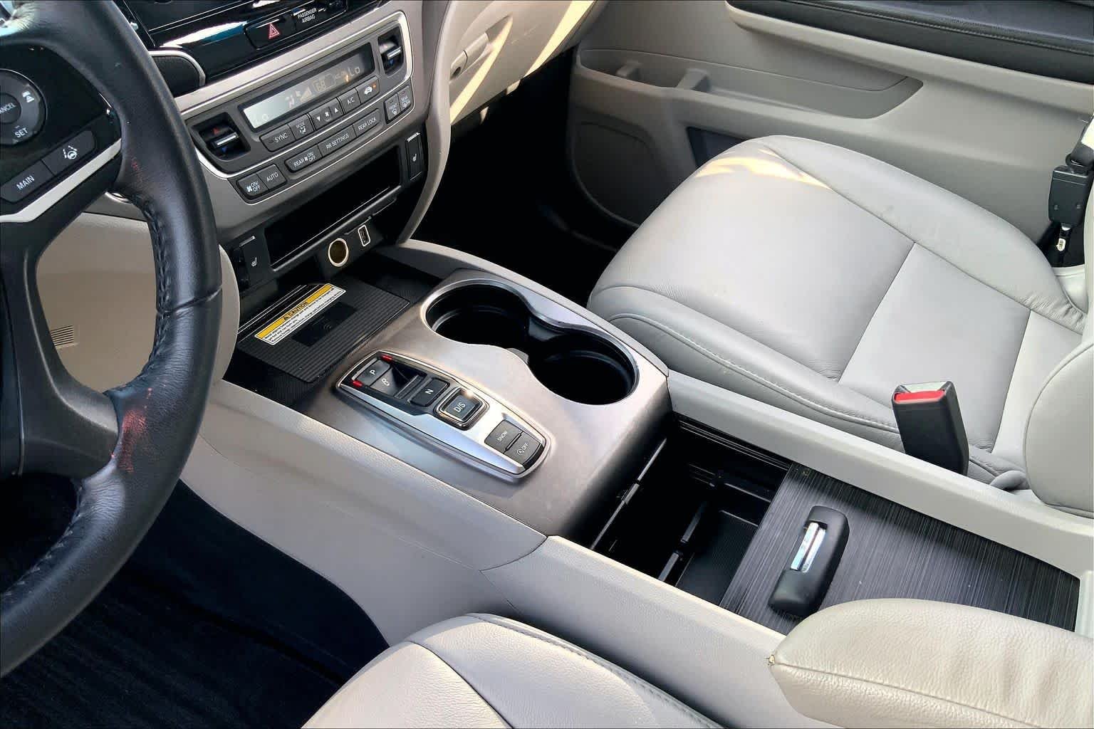 Used 2021 Lunar Silver Metallic Honda Special Edition image 17
