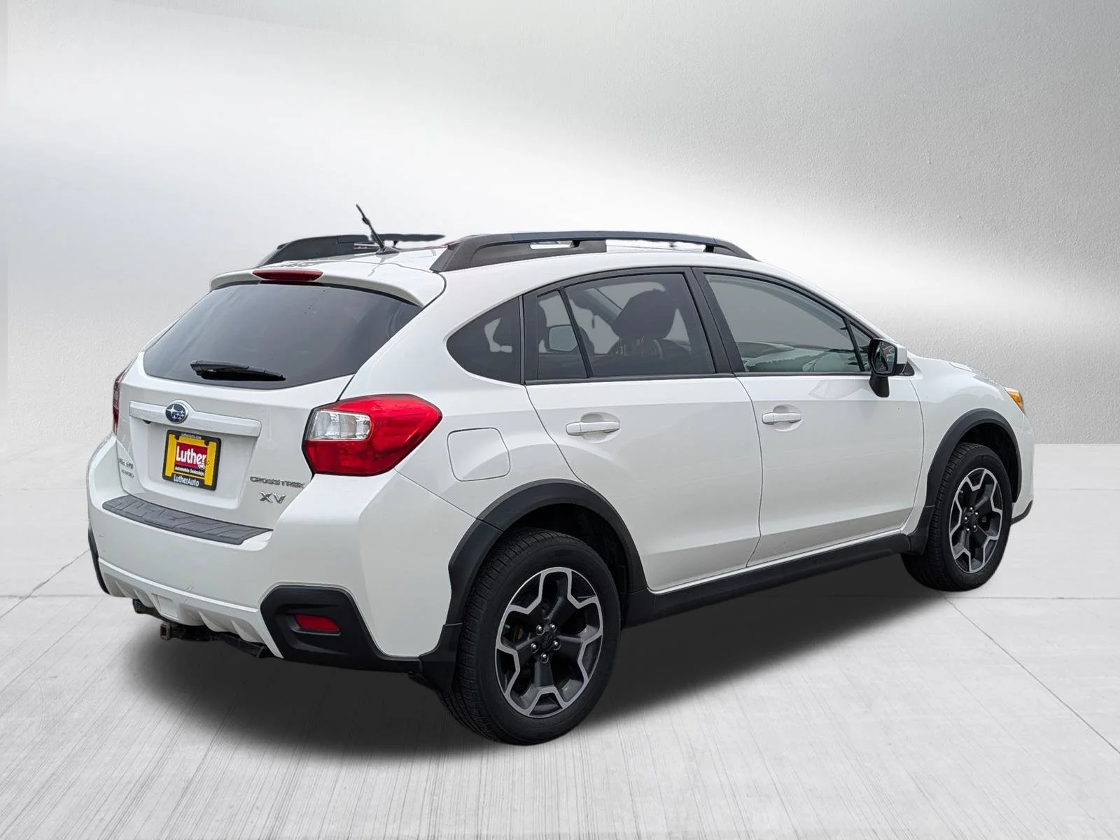 Used 2015 Crystal White Pearl Subaru Premium image 7