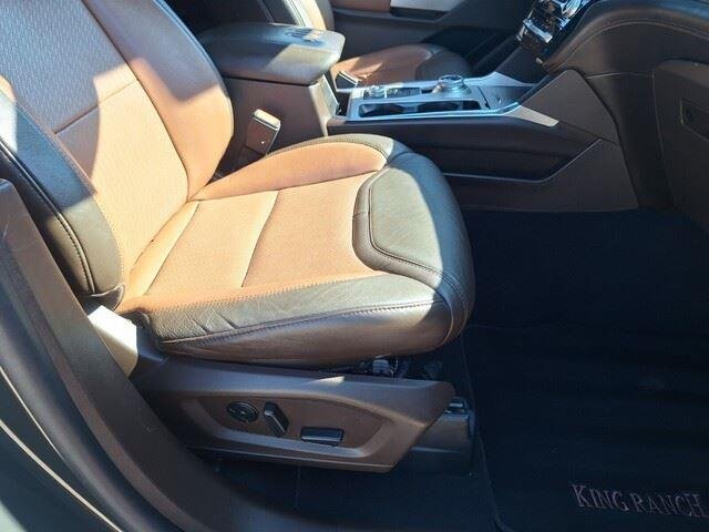 Used 2022 Forged Green Metallic Ford King Ranch image 36