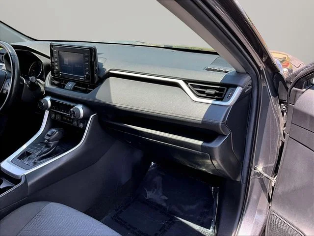 Used 2020 Gray Toyota XLE image 28
