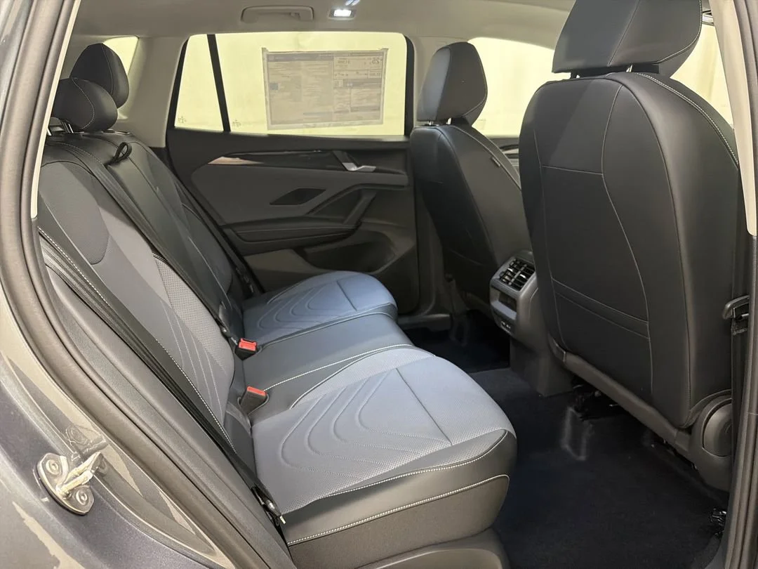 New 2026 Platinum Gray Metallic Volkswagen SE image 20