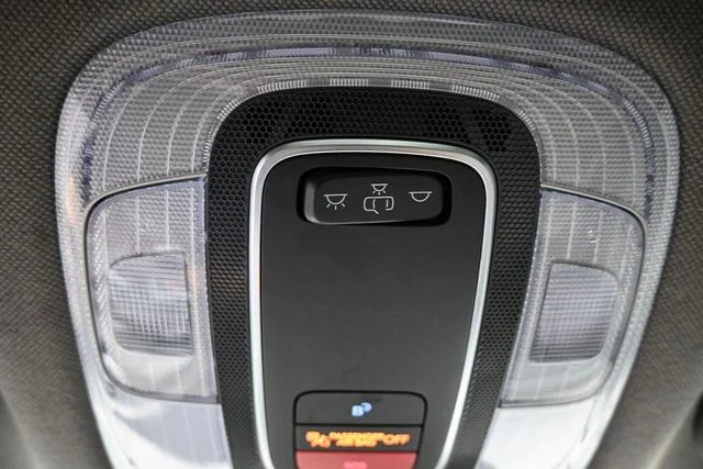 Used 2025 Black Hyundai SEL Sport image 29