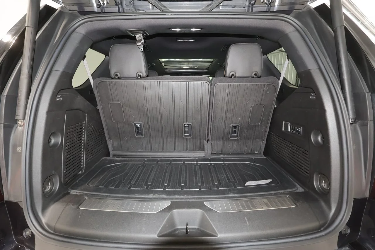 Used 2024 Titanium Rush Metallic GMC AT4 image 25