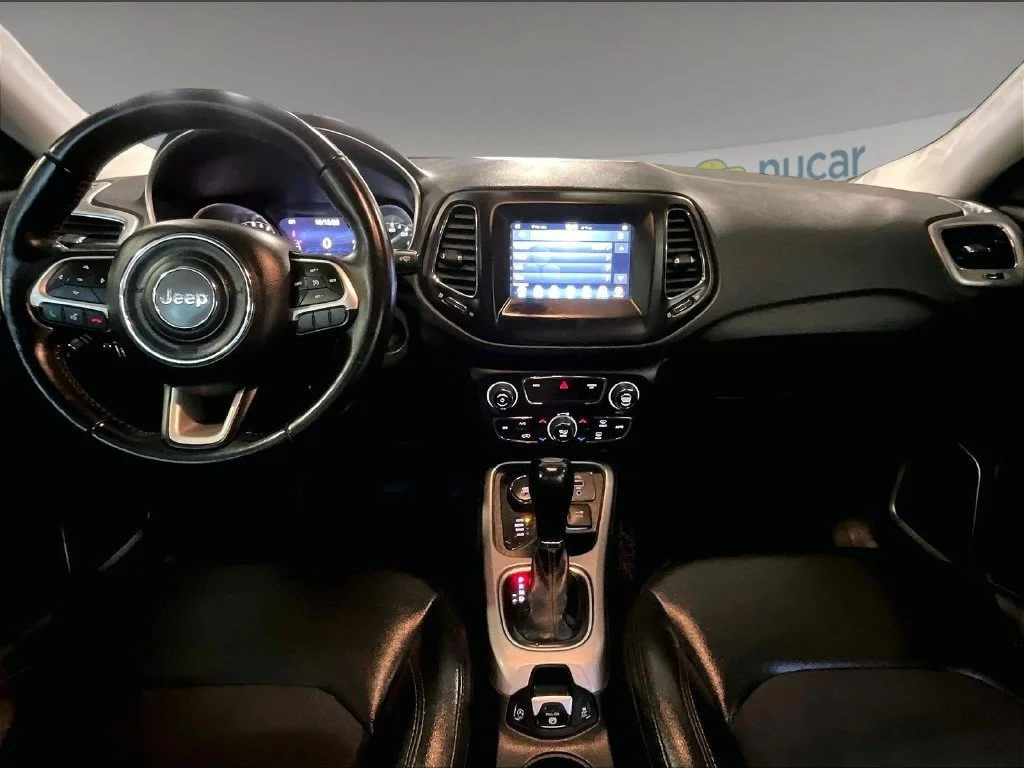Used 2018 White Jeep Latitude image 22