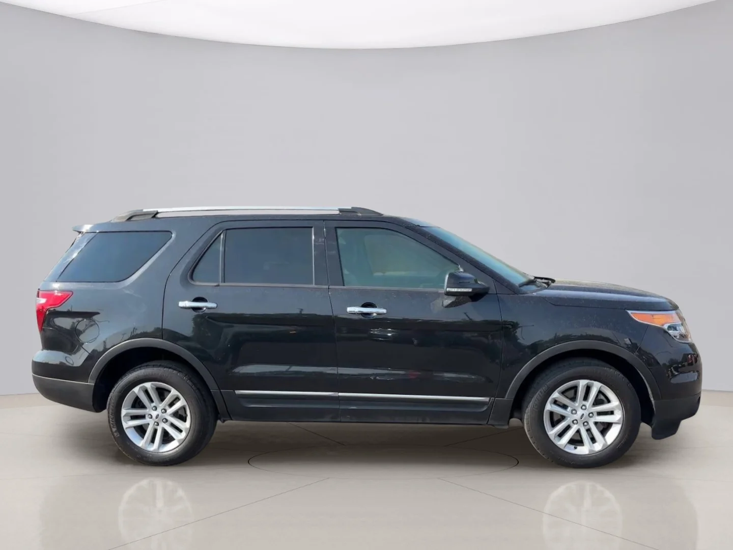 Used 2015 Black Ford XLT 4WD image 6