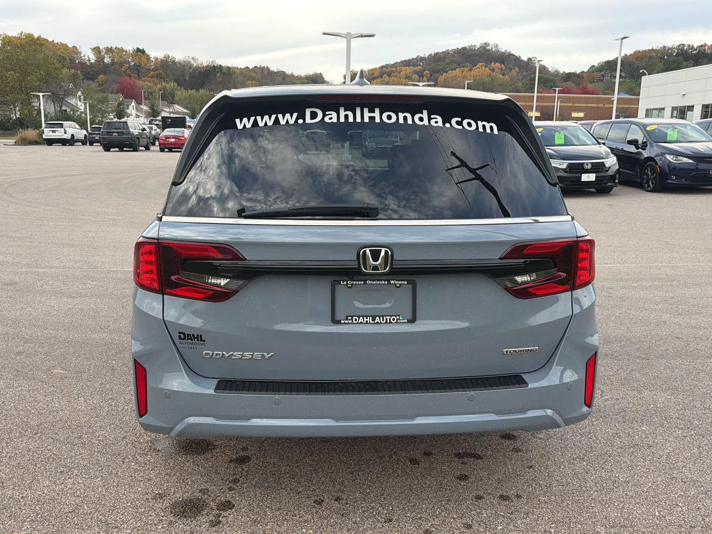 Used 2025 Sonic Gray Pearl Honda Touring image 3