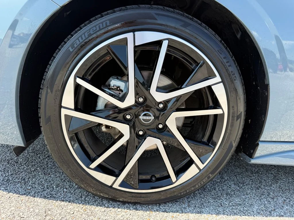 Used 2025 Gray Nissan SR image 25
