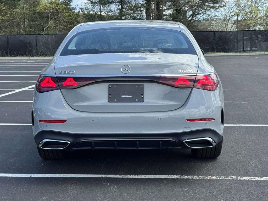 New 2026 MANUFAKTUR Alpine Grey Mercedes-Benz E 350 image 9