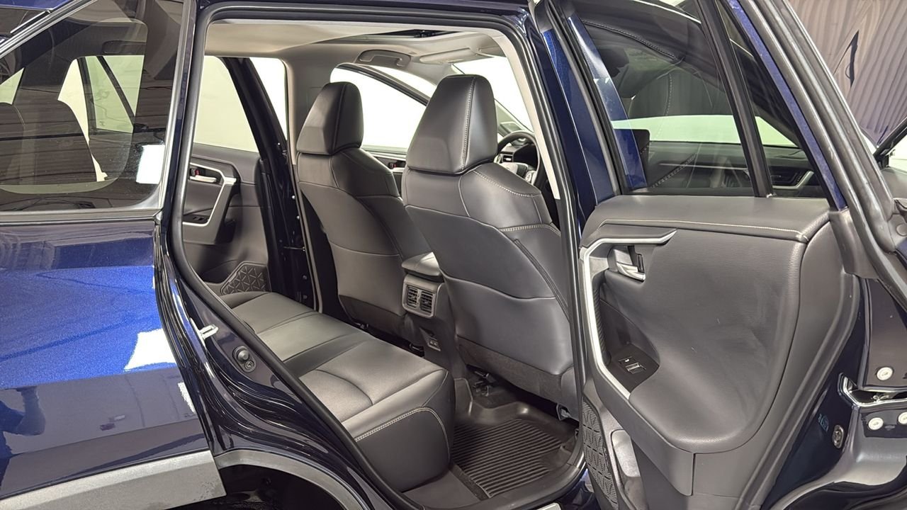 Certified Used 2025  Toyota Limited image 17