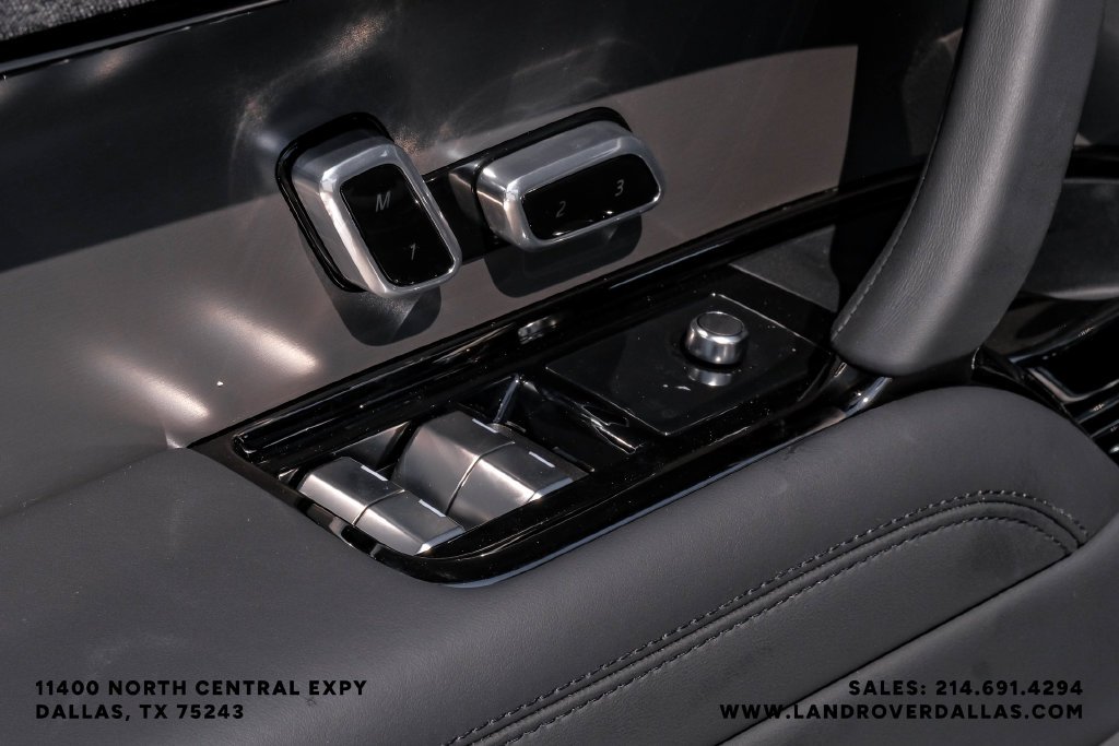 New 2026 Fuji White Land Rover Dynamic SE image 42