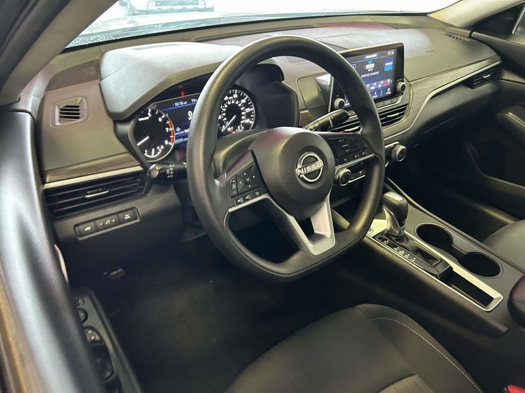 Used 2025 Gray Nissan 2.5 SV image 12