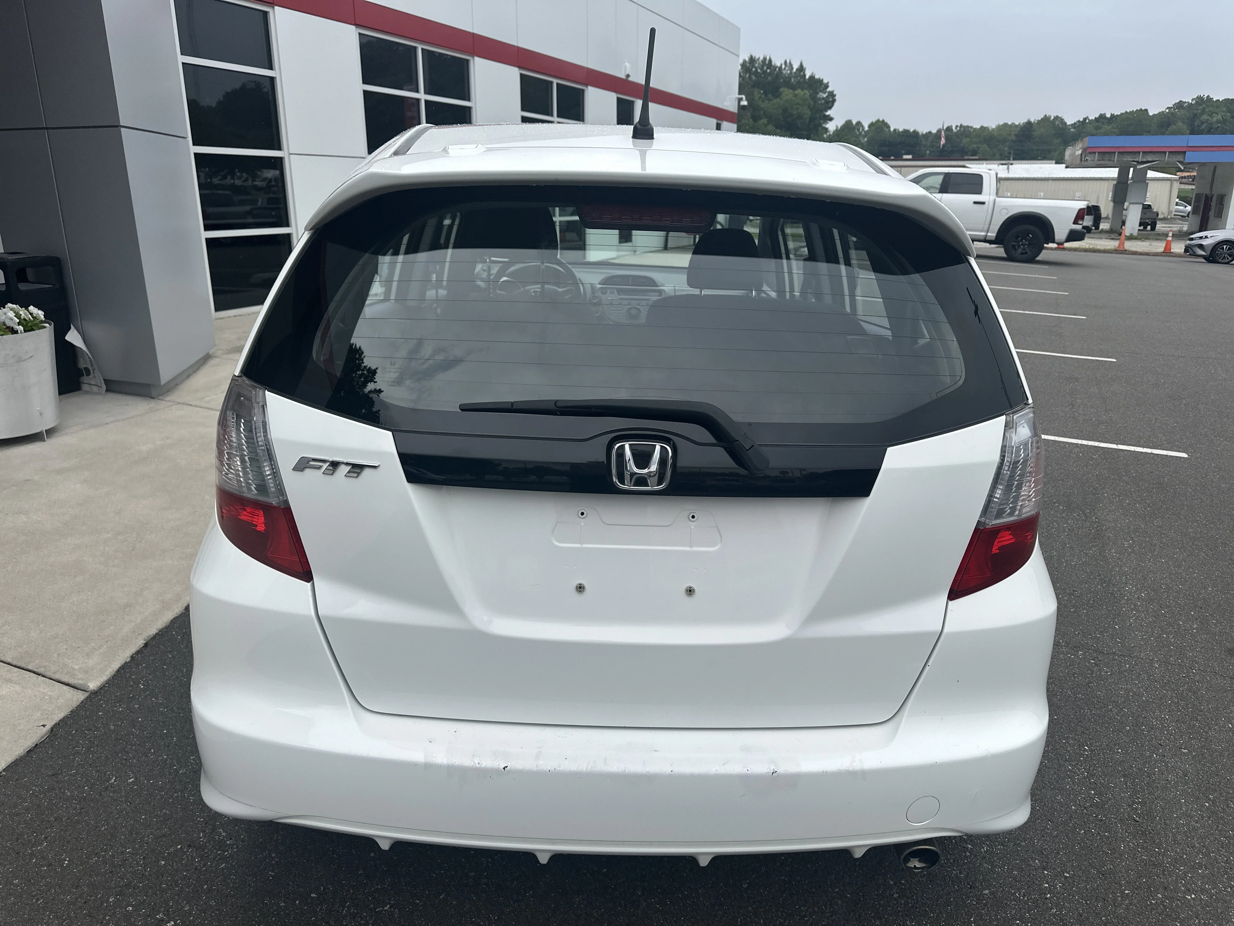 Used 2010 Taffeta White Honda Sport image 9