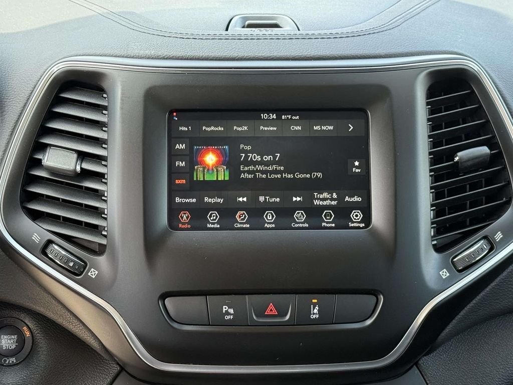 Used 2021 White Jeep Latitude Lux image 19