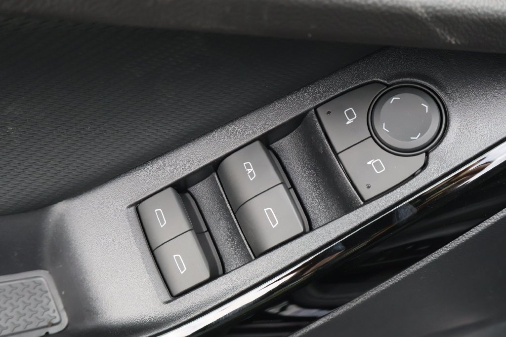 2027 Chevrolet Equinox LT - Photo 17