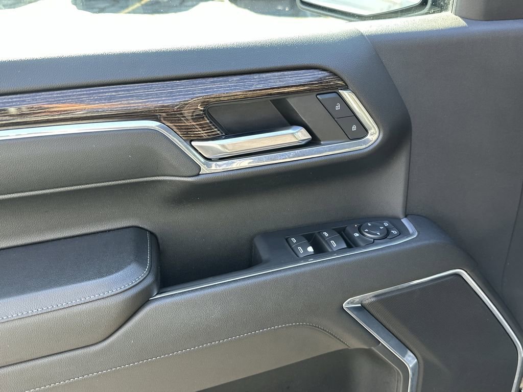 2024 GMC SIERRA - Image 18