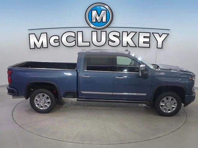 Used 2024 Blue Chevrolet High Country image 12