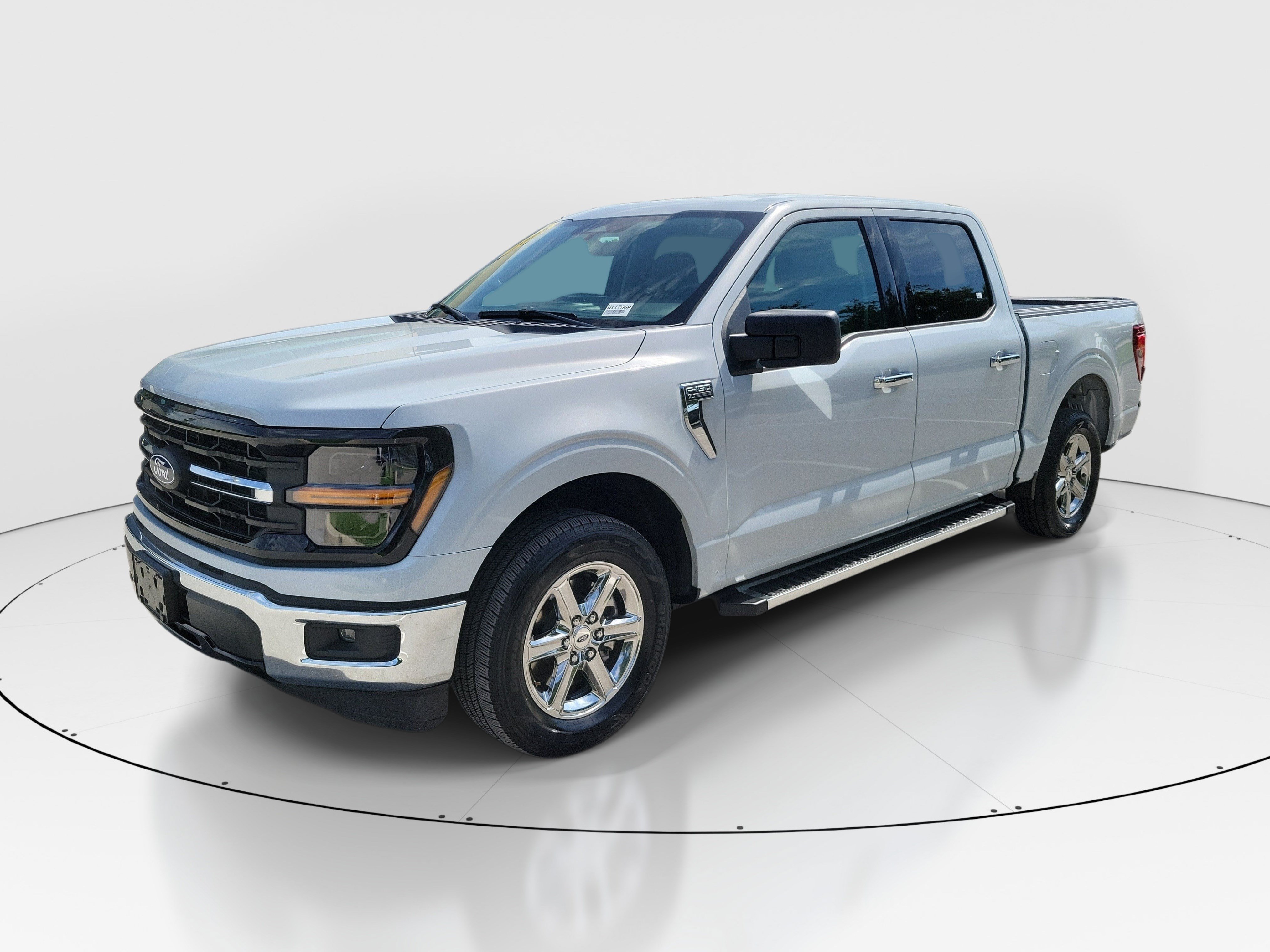 Used 2025 Agate Black Metallic Ford XLT image 3