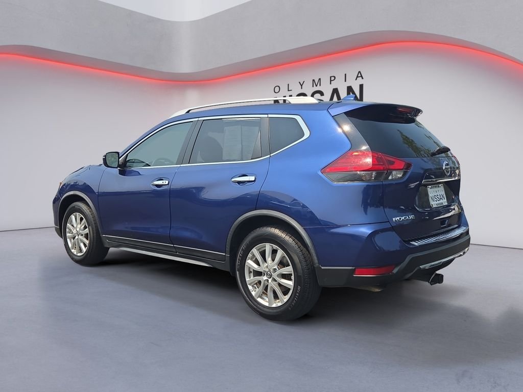 Used 2017 Blue Nissan SV image 4