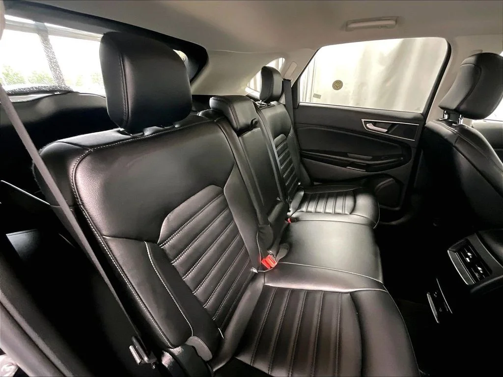 Used 2022 Black Ford SEL image 16