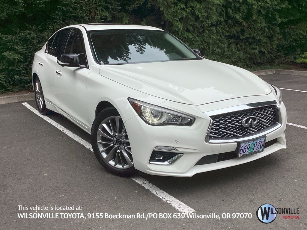 Used 2021 White INFINITI 3.0t LUXE image 1