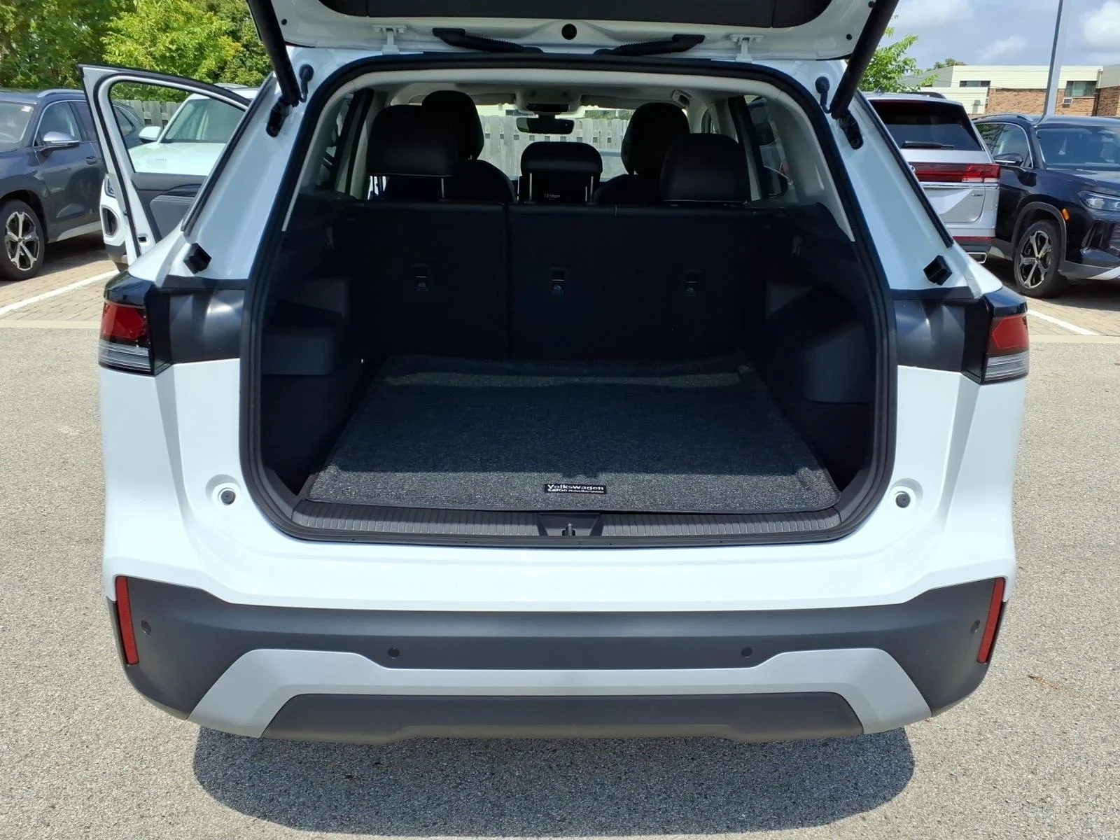 New 2026 Pure White Volkswagen 2.0T SE 4MOTION image 22