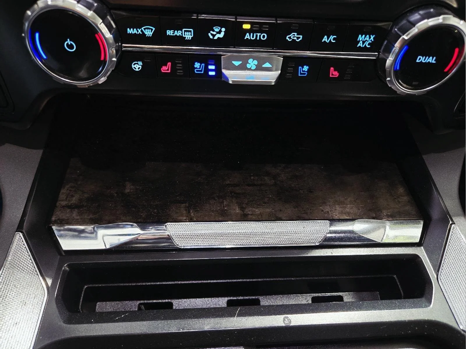 Used 2024 Carbonized Gray Ford Lariat image 51
